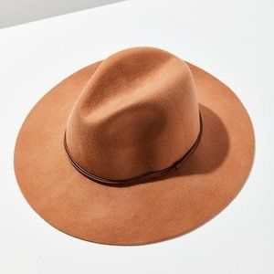 UO Anna Felt Panama Hat in Beige